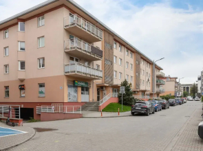 Cozy Apartment Chmieleniec by Renters