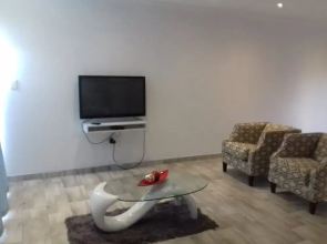 Mayberrypark Guest Lodge