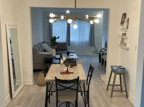 Beautiful Romantic 2 Bedroom House in the City Close to Restaurants and Bars 2 Home by Redawning