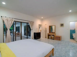 Great Green E Pool Villa