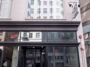 Chic Apartments Across from Riverwalk