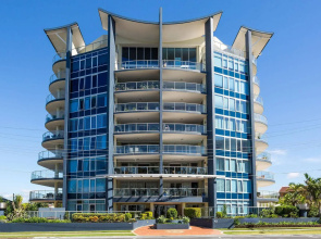 Beach House on Suttons