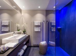 FAYN garden retreat hotel