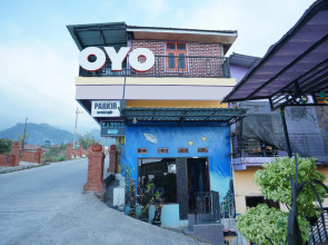 OYO 927 Carina Hotel