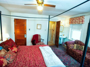 Candlelight Inn Bed & Breakfast