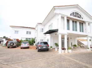 Apaade Lodge
