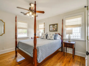 Charming Columbus Home: Steps to Lakebottom Park!