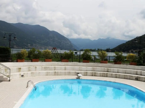 Residence con piscina Iseo Lake