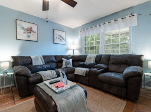 New Smyrna Beach Townhouse/flagler Ave/beach/walk Everywhere and Pet Friendly!