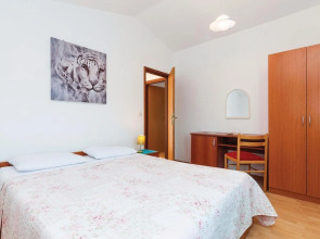 Amazing Apartment in Sv.filip i Jakov With 2 Bedrooms