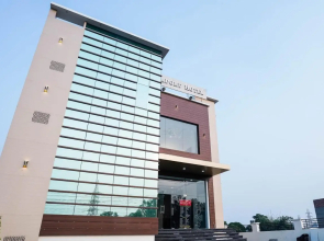 Pop 91505 Airport Hotel