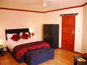 Jax Place Guest House