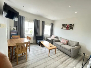 Enire New Flat With View to River Yare, H7