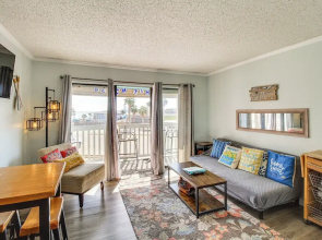 Steps to Water! Beachfront Corpus Christi Condo