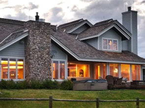 Iron Horse Ranch 4 BedroomHoliday home By Moving Mountains