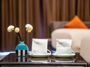 Rezen Select Hotel (Wenshan Dongfeng Road Pedestrian Street)