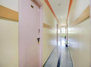 OYO 75854 Hotel Harsha Residency