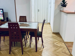 Regina's 2bedroom Near Square