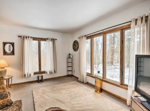 Rustic Unadilla Cottage on 15 Acres w/ Pond!