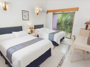 Cocoplum Beach Hotel