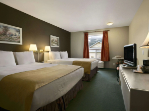 Super 8 by Wyndham Revelstoke BC