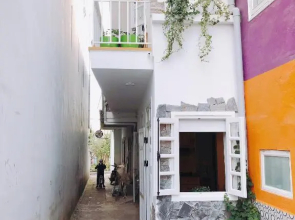 Suri’s Apartment - Suri’s House 2