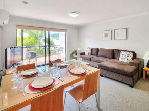 Airtrip Apartment on Russell St