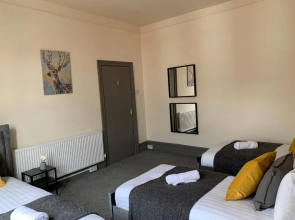 Balfour - Beautiful refurbished spacious 3 bedroom Gateshead flat