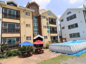Gyeongju Raspberry Pension