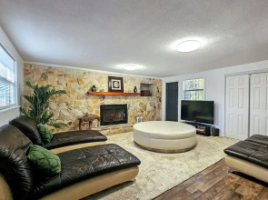 2 Mi to Cocoa Riverfront Park: Home w/ Patio!