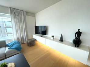 Apartment by Epernay Square With Sea View