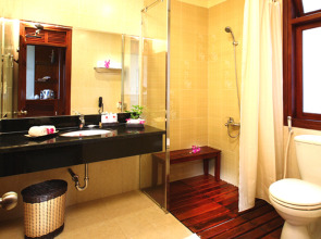 Golden Coast Resort and Spa