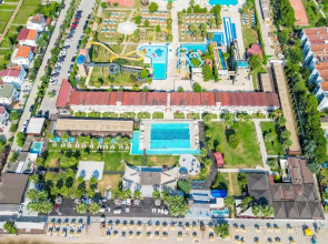 Risus Beach Resort Hotel