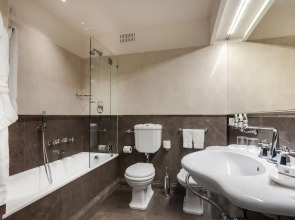 Plaza Hotel Lucchesi