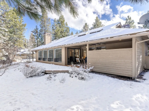 4 Mugho 3 Bedroom Home by RedAwning