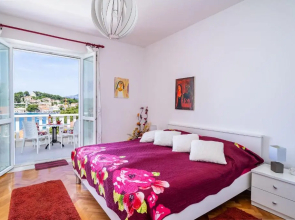 Apartments & Rooms Mara & Petrunjela