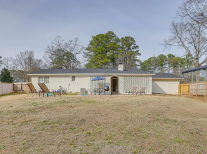 Stylish Home w/ Pool, 5 Mi to Bryant-denny Stadium