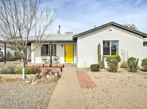 Lovely Tucson Home ~ Walk to Reid Park Zoo!