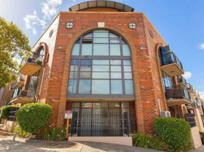 Stylish 2 Bedroom Apartment In the City