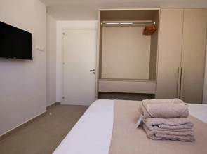 Phaedrus Living: Seaview Luxury Flat Limnaria 151