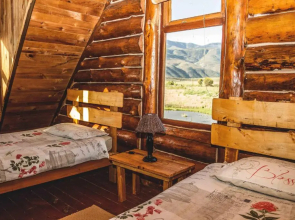 A Log Home at Buffalo Creek