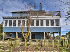 Canal-front Paradise w/ Dock in Kill Devil Hills