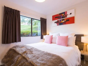 Spacious Lake View Townhouse Unbelievable SPA