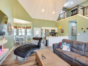 Mtn-view Getaway w/ Deck in Clayton: 1 Mi to Golf!