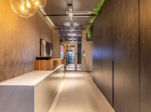 Studio w/ Balcony and 290m From the Subway Oln1702