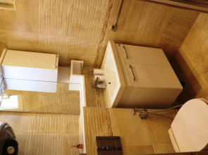 Sea Port CELEBRITY Apartment - Lets4Holiday