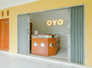 OYO 921 Hotel Ratu Pantai