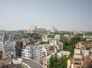 Views of all the Palaces 2BR Stunner
