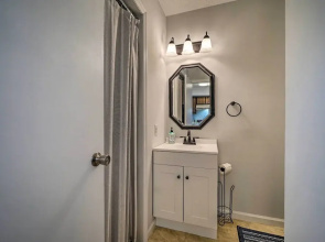 Holden Beach Vacation Rental: Short Path to Beach!