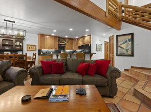 Deer Lake Village at Deer Valley Resort - Four Bedroom Condo with Hot Tub #2478 4 Condo